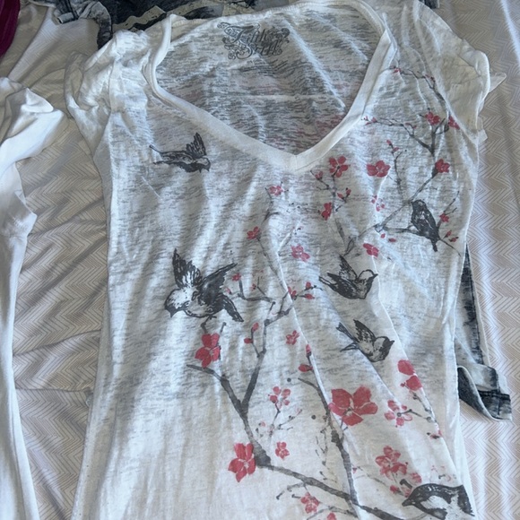 4 Women’s Short Sleeve T-Shirts - Medium - Picture 2 of 5